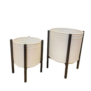 Ribbed planter with stand (set of 2